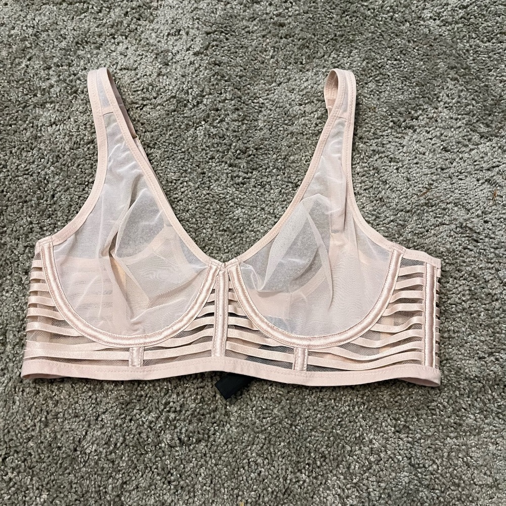 NWOT Victoria Secret bra